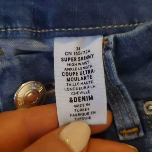 Jeans - Picture 8 of 8